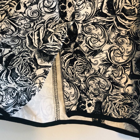 LivingDeadSouls body con pinup skull floral dress - Picture 10 of 12